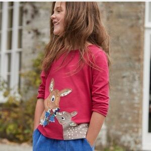 Mini Boden Kids' Floral
Deer Appliqué Long Sleeve Cotton T-Shirt